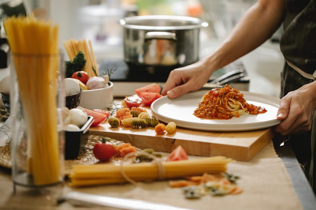 spaghetti, pasta, cooking, kitchen, meal preparation, cooking, cooking, cooking, cooking, cooking, kitchen